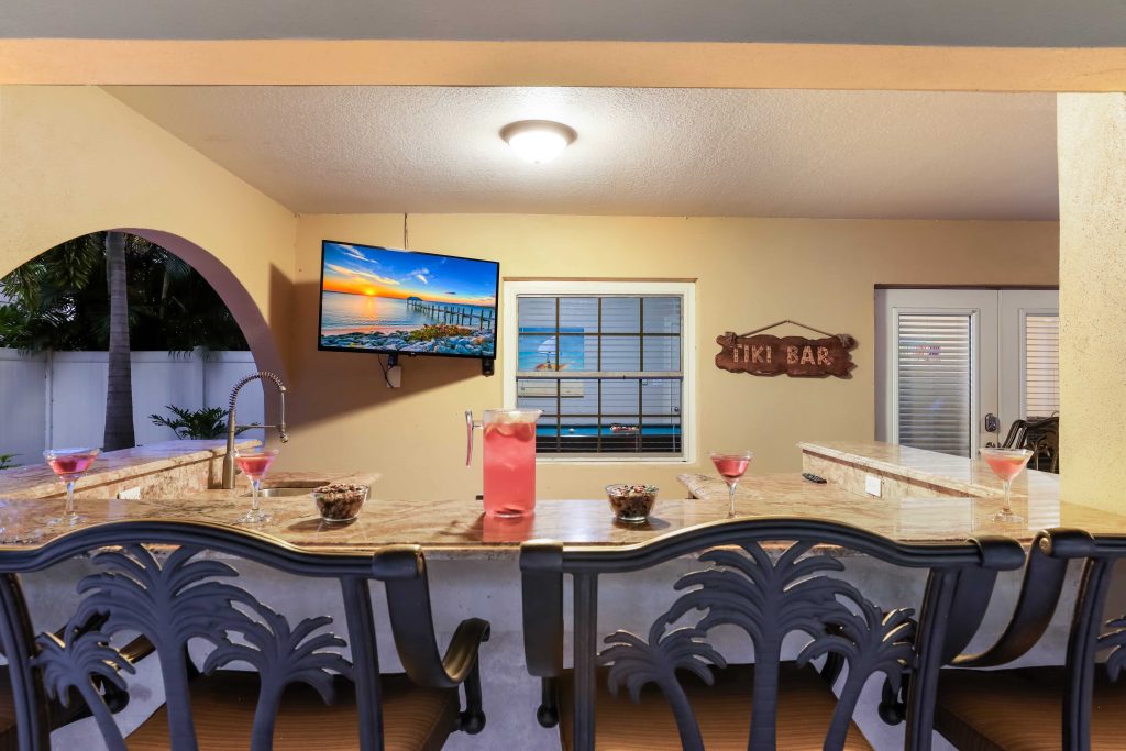 202 Bar View Stage Night 02