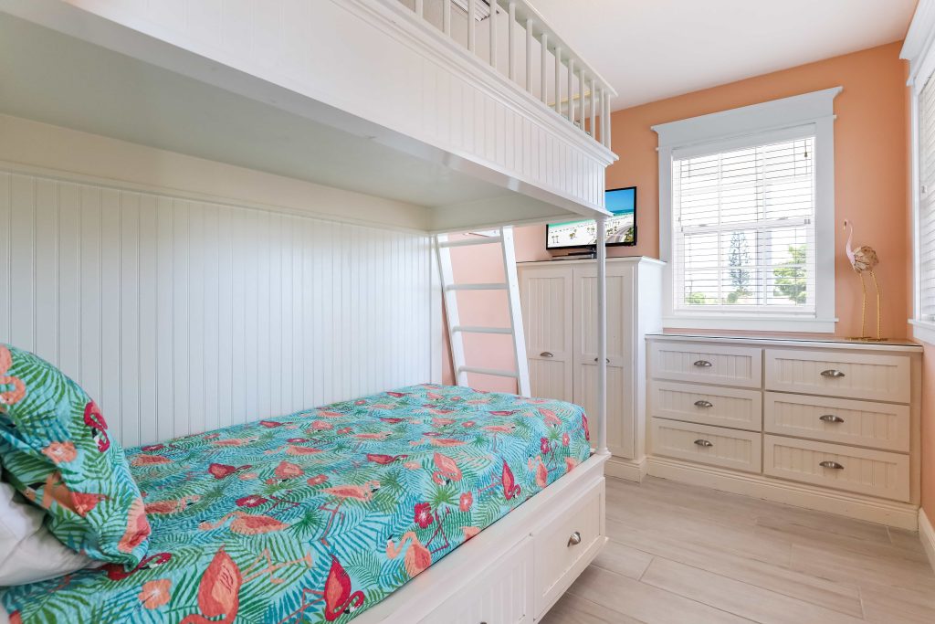 202 Bunk Bedroom Pink 1
