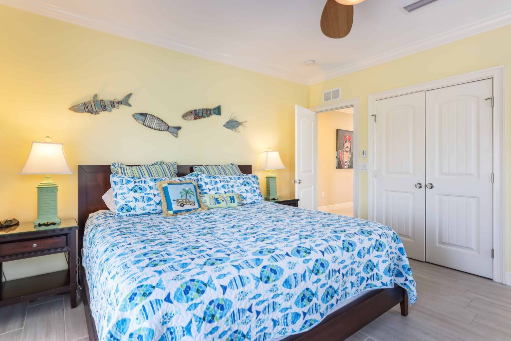 202 Master Bedroom w Ensuite 2nd Floor 02