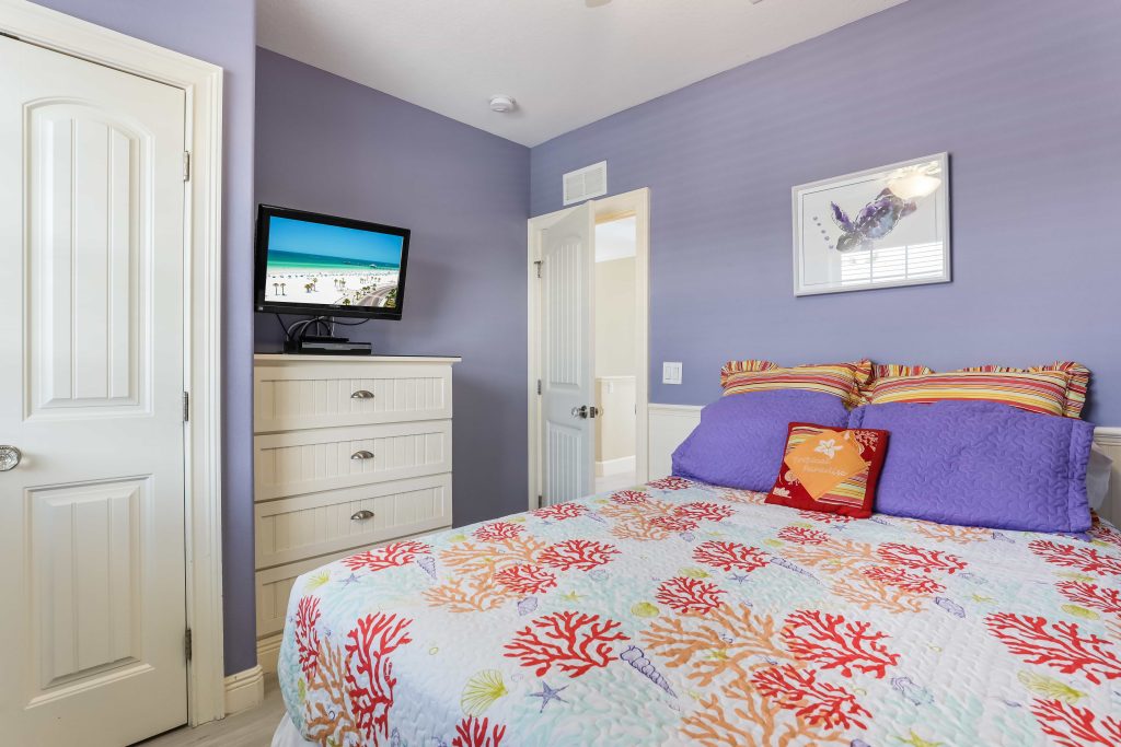 202 Queen Bedroom Purple 02