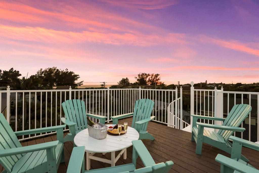 202 Upper Deck Stage View Night 01